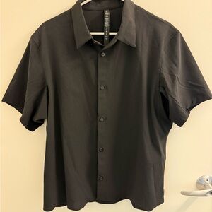 Lululemon Men’s Airing Easy Short-Sleeve Button Up Shirt